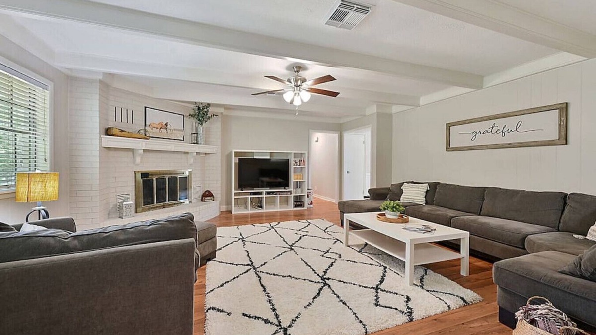 Wellborn House | White Rock Ranch - Beautiful Getaway Near the City