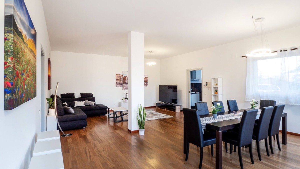 Perugia House | White Rose - 5 minutes from the Center with Garden and Private Parking