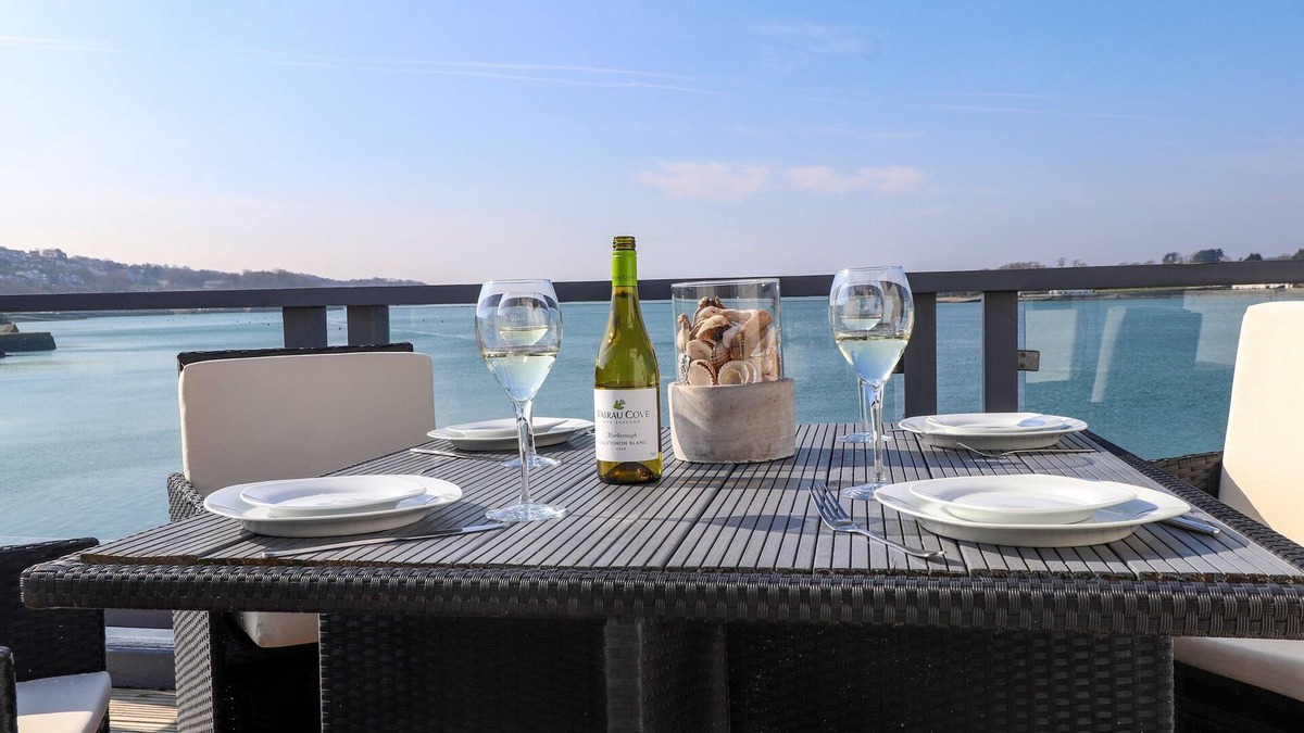 Y Felinheli Cottage | WHITE SAILS, pet friendly, country holiday cottage in Y Felinheli