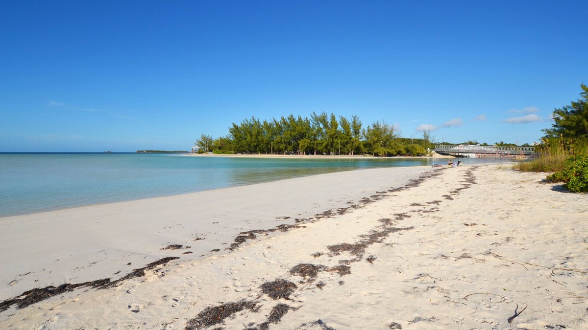 Spanish Wells House | White Sand Beach just steps away! Fabulous Oceanview Porch!