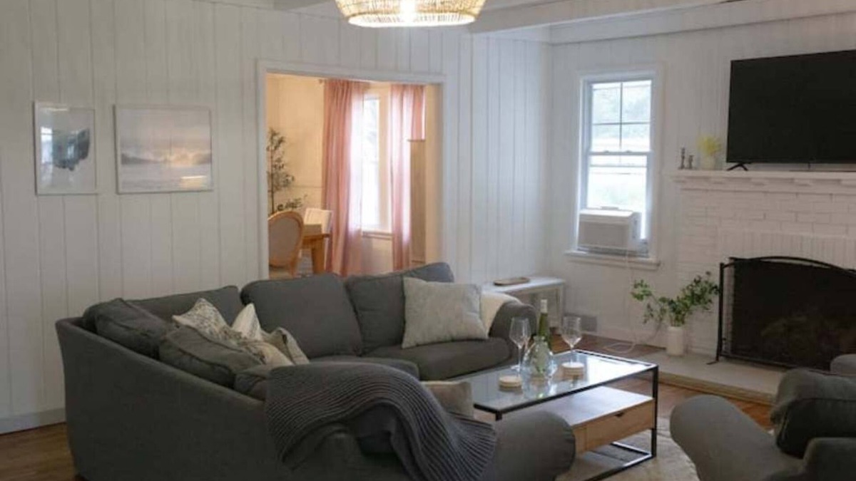 Madison Beach House | White Sands Lake House