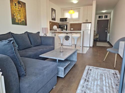 Vukov Spomenik Apartment | White Sapphire