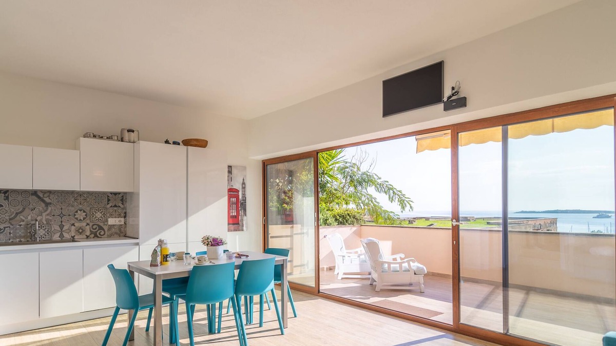 Portisco Apartment | White Sea House - Spacious apartment with sea view