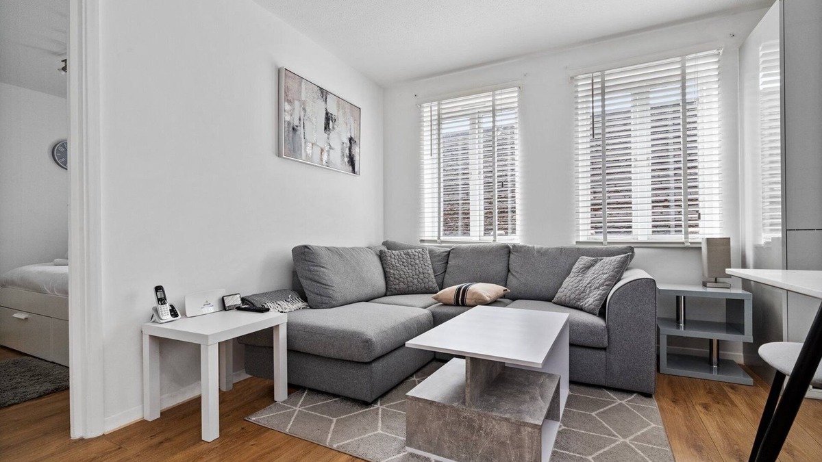 Whittington Apartment | White Shades Mill Hill