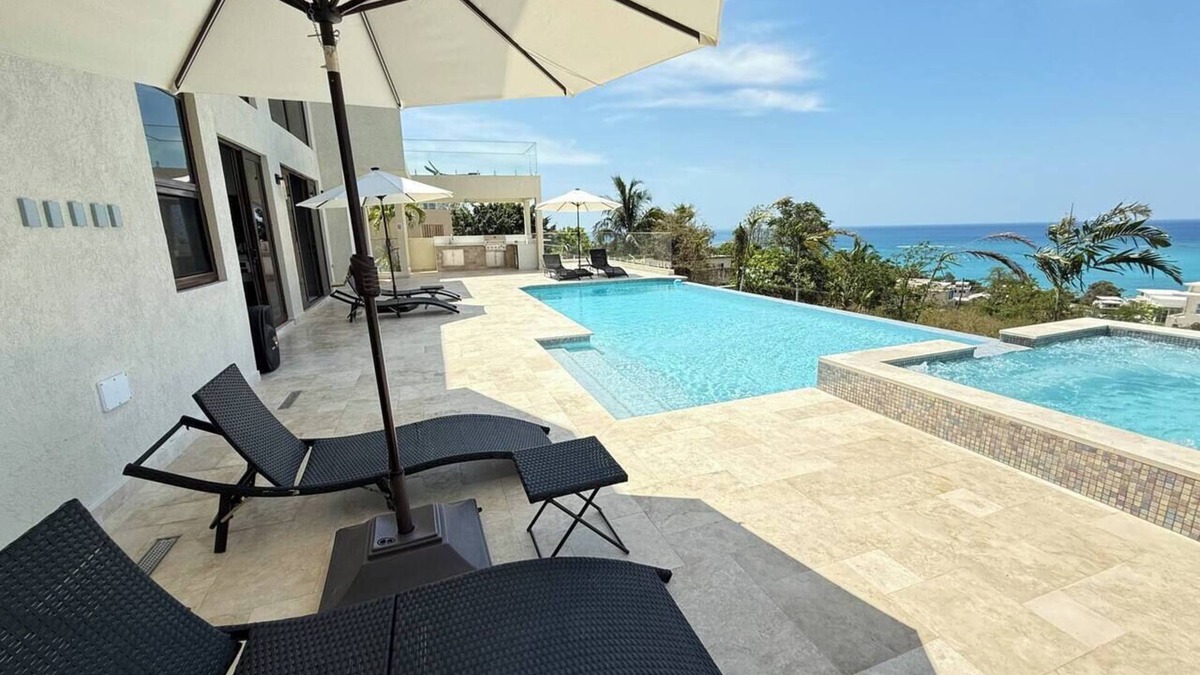 Whitehouse Villa | White Sky Beach Villas