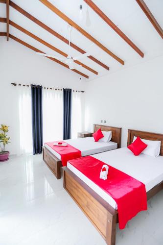 Ambalangoda Apartment | White Sky
