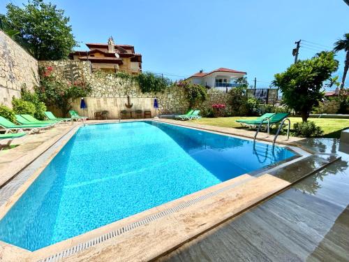 Icmeler Apartment | White Suites İçmeler