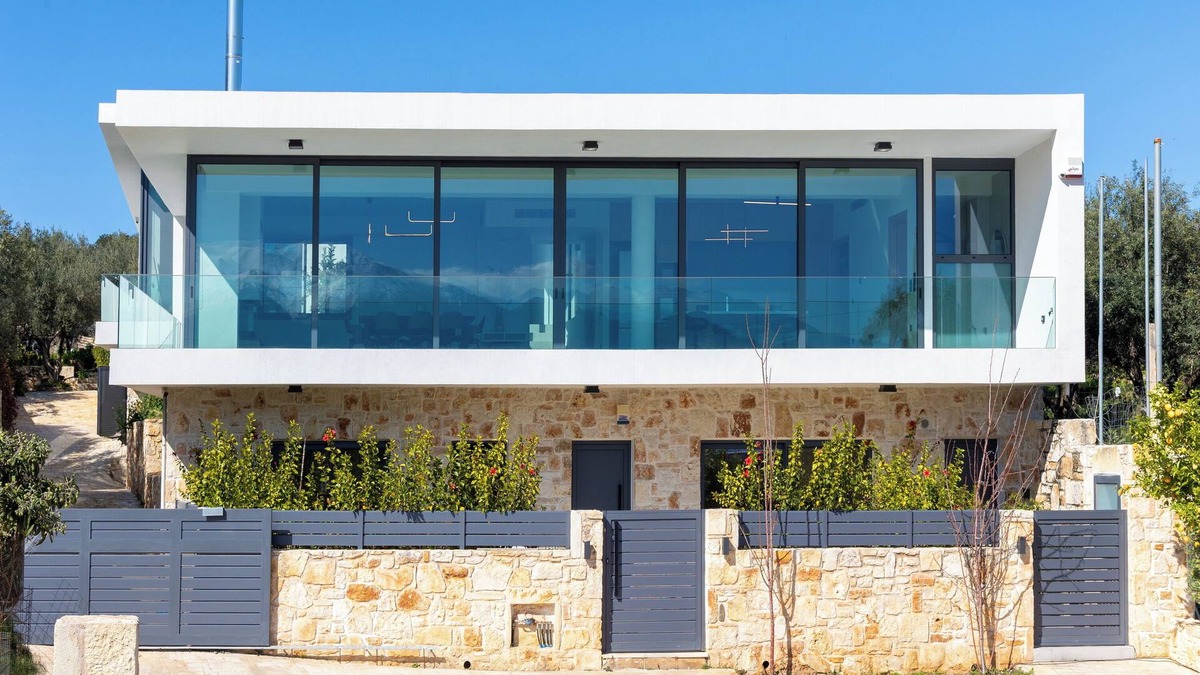 Megala Chorafia Villa | White View Villa by Alex – Your Dream Holiday in the Heart of Crete