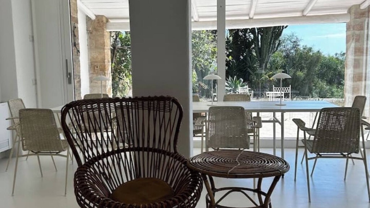 Capo Rizzuto Villa | White villa with sea view