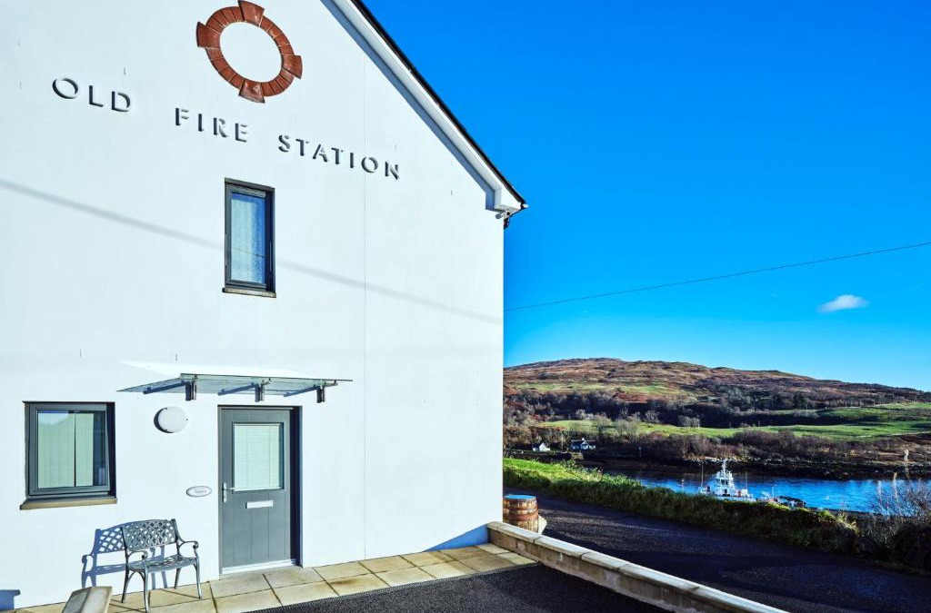 Lochaline Apartment | White Watch