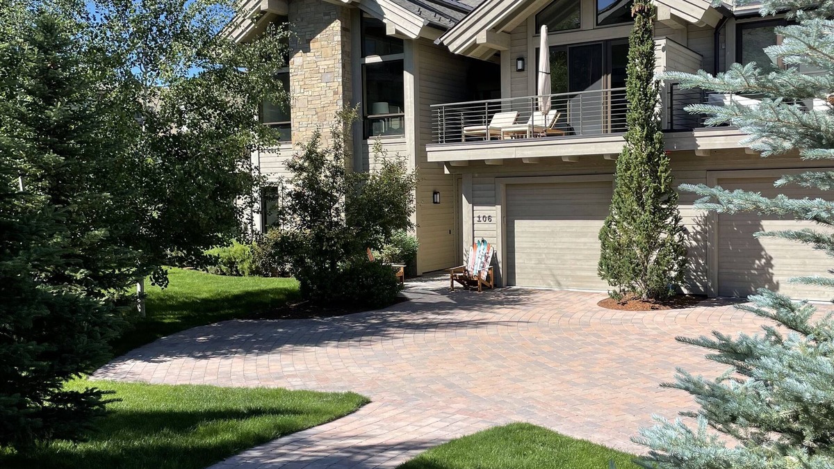 Sun Valley House | WhiteCloud Walking distance to the Famous Sun Valley Lodge and Sun Club Golf