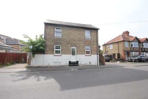 Uxbridge South Apartment | Whitehall Place