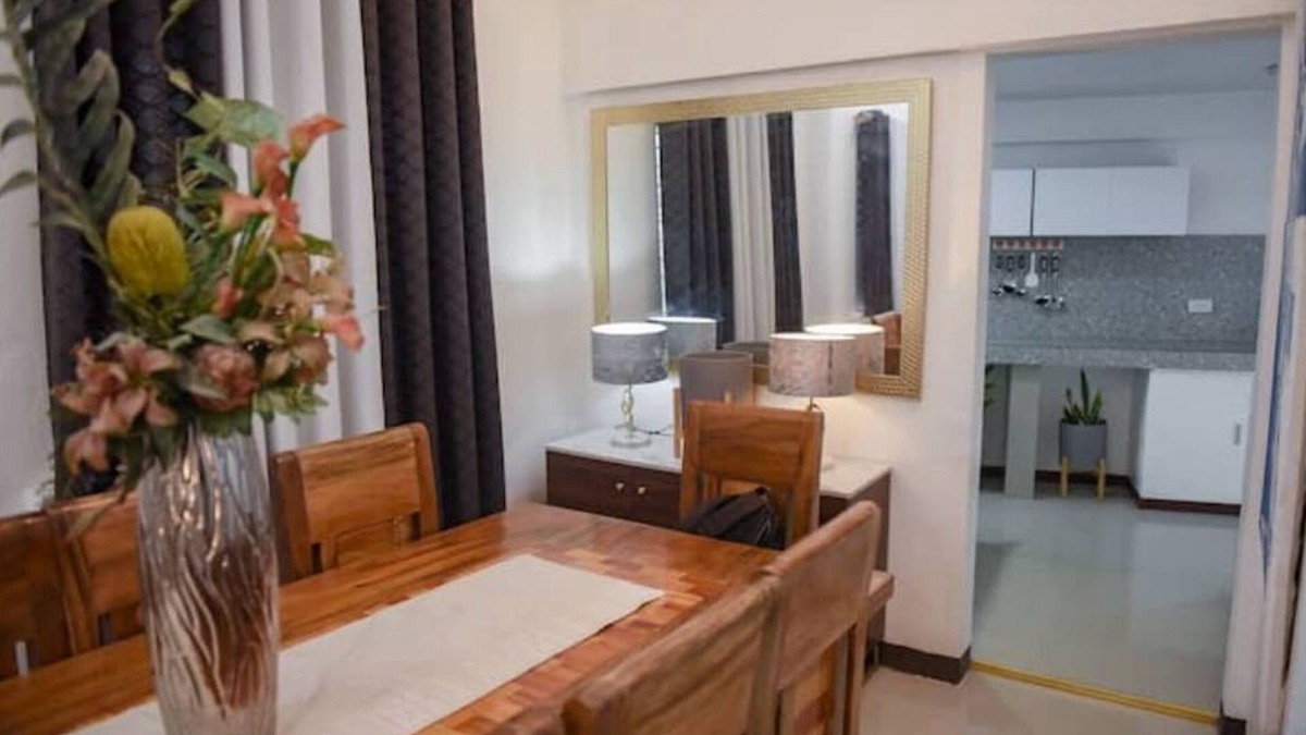 Bais City House | Whitehaus Bnb Bais