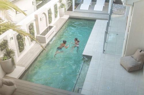 Yaroomba House | Whitehaven - 100m to Beach, Private Pool