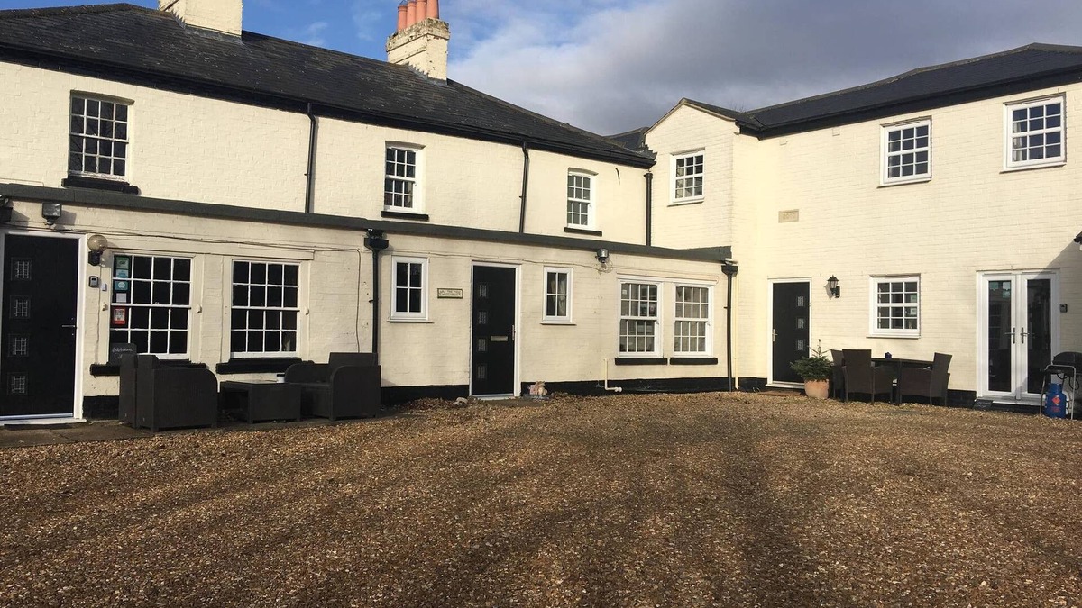 St Neots House | Whitehouse Cottage - Great Paxton