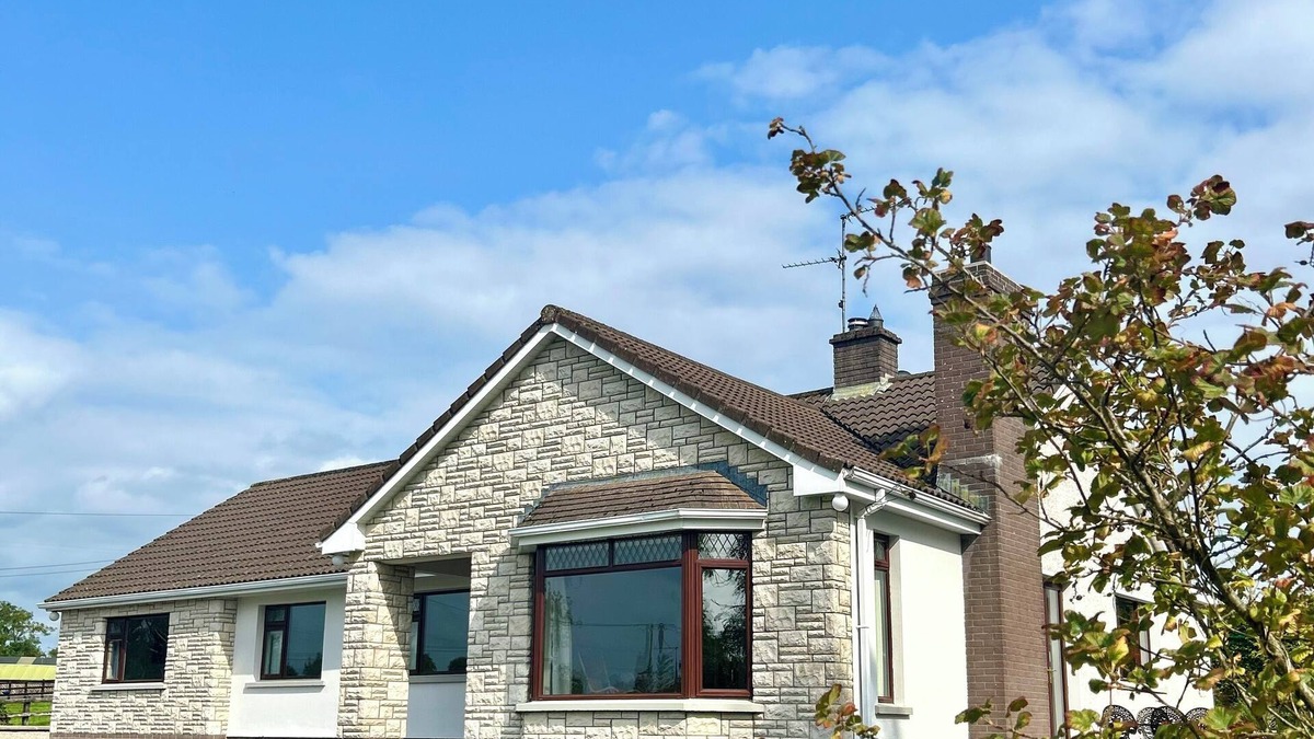 Enniskillen House | Whitepark Lodge - 5-Bed Countryside Home. Newly renovated family-friendly home