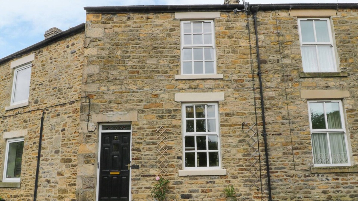 Wolsingham Cottage | WHITFIELD COTTAGE (21 SILVER STREET), pet friendly in Wolsingham