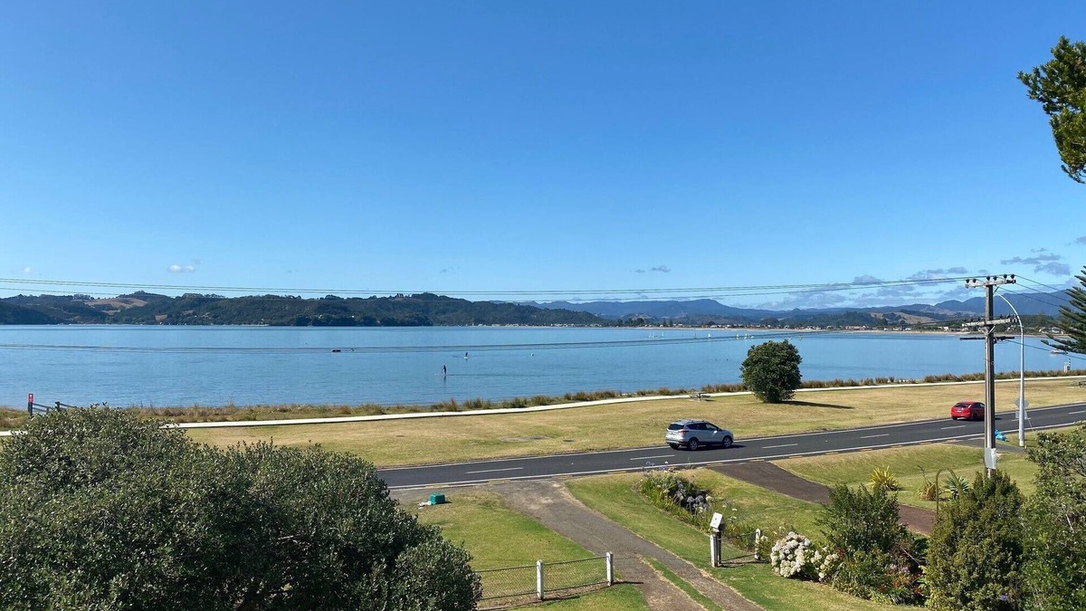 Whitianga House | Whitianga Beachfront, with extensive views across Mercury Bay.
