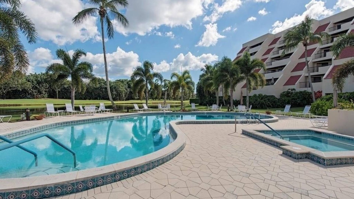 Pelican Bay Villa | Whole Home Villa in Hyde Park at Pelican Bay community with private pool/beach!