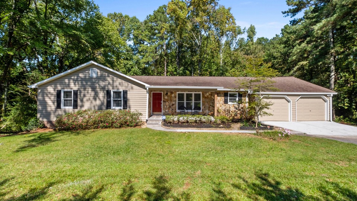 Clarkdale House | WHOLE Home with BASEMENT on 3 Acres