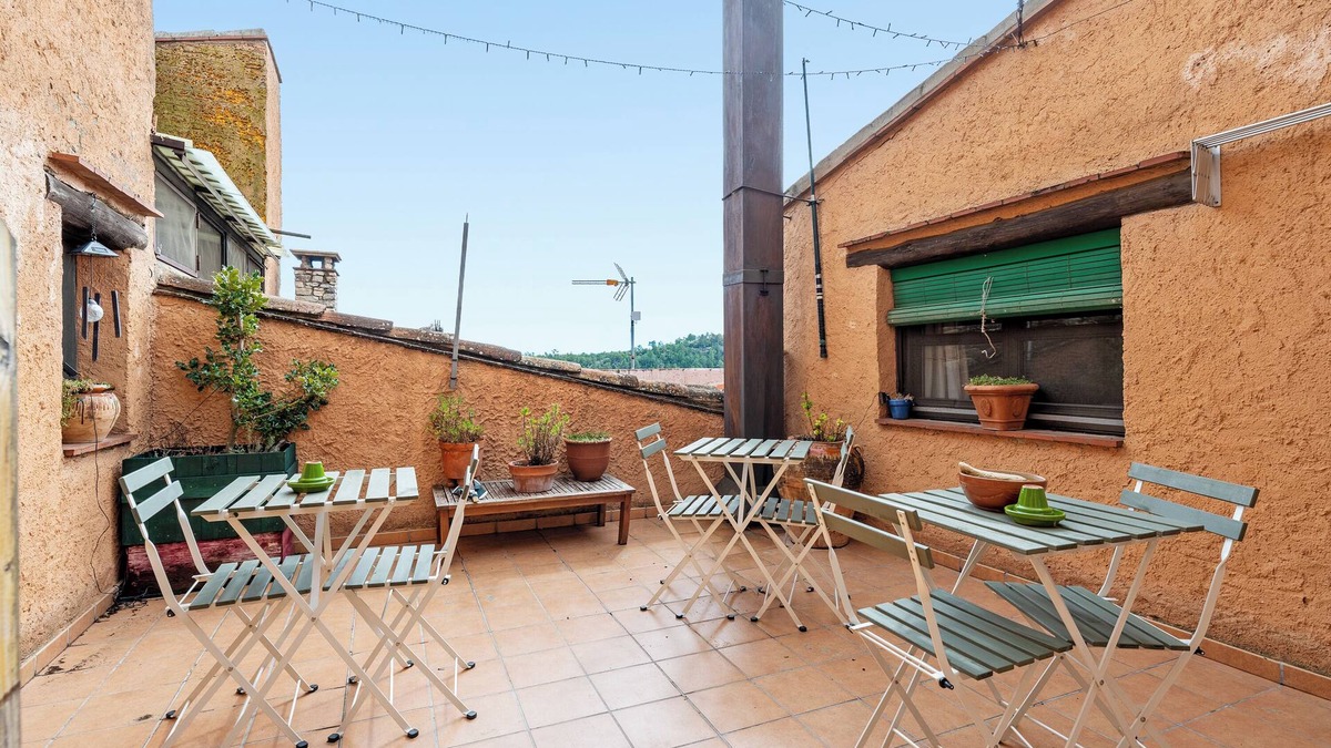 Rojals House | Whole House 'Cal Tous' with Mountain View, Shared Terrace and Wi-Fi