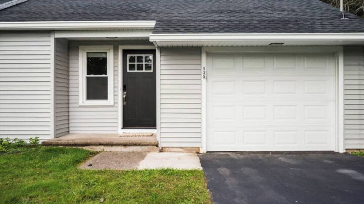 Perinton House | Whole house in Pittsford NY