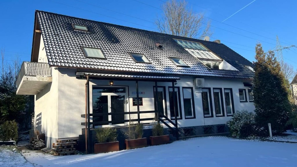 Altendorf House | Whole house near the trade fair for up to 20 people