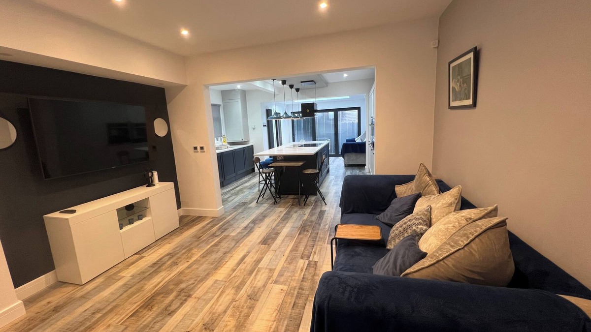 Ramsbottom House | Whole house -Sleeps4-Parking-Garden-BikingHiking