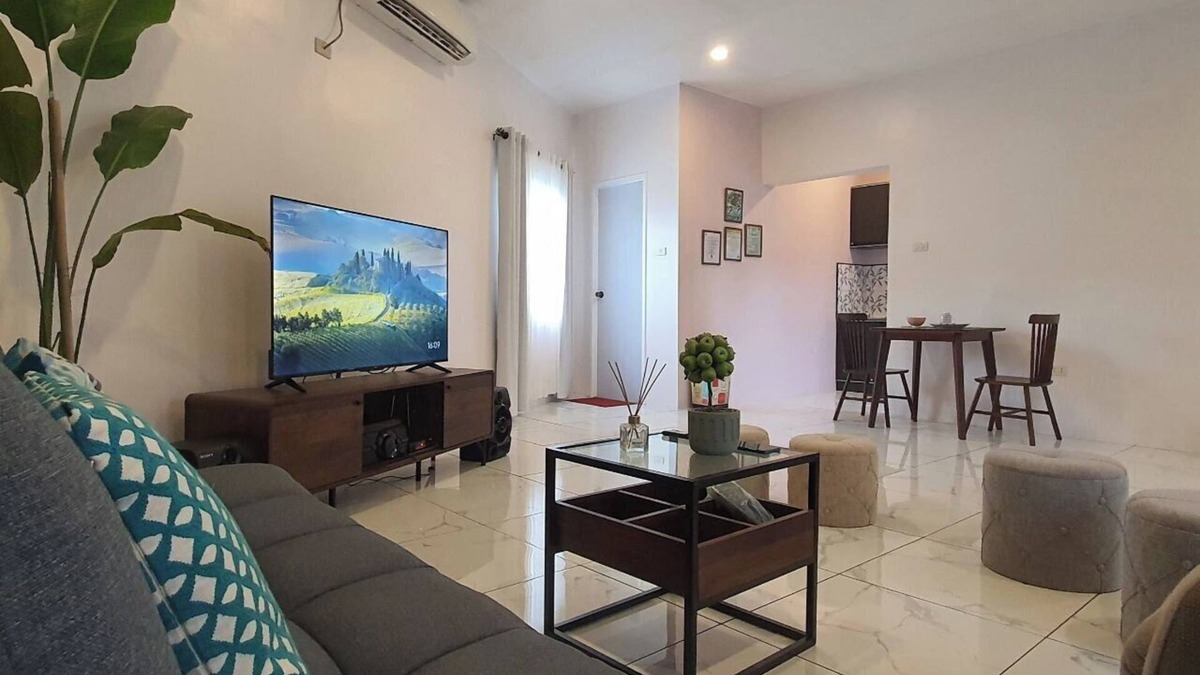San Francisco House | Whole house with Easy Access to the Beach, City, Hiking, and Diving Spots