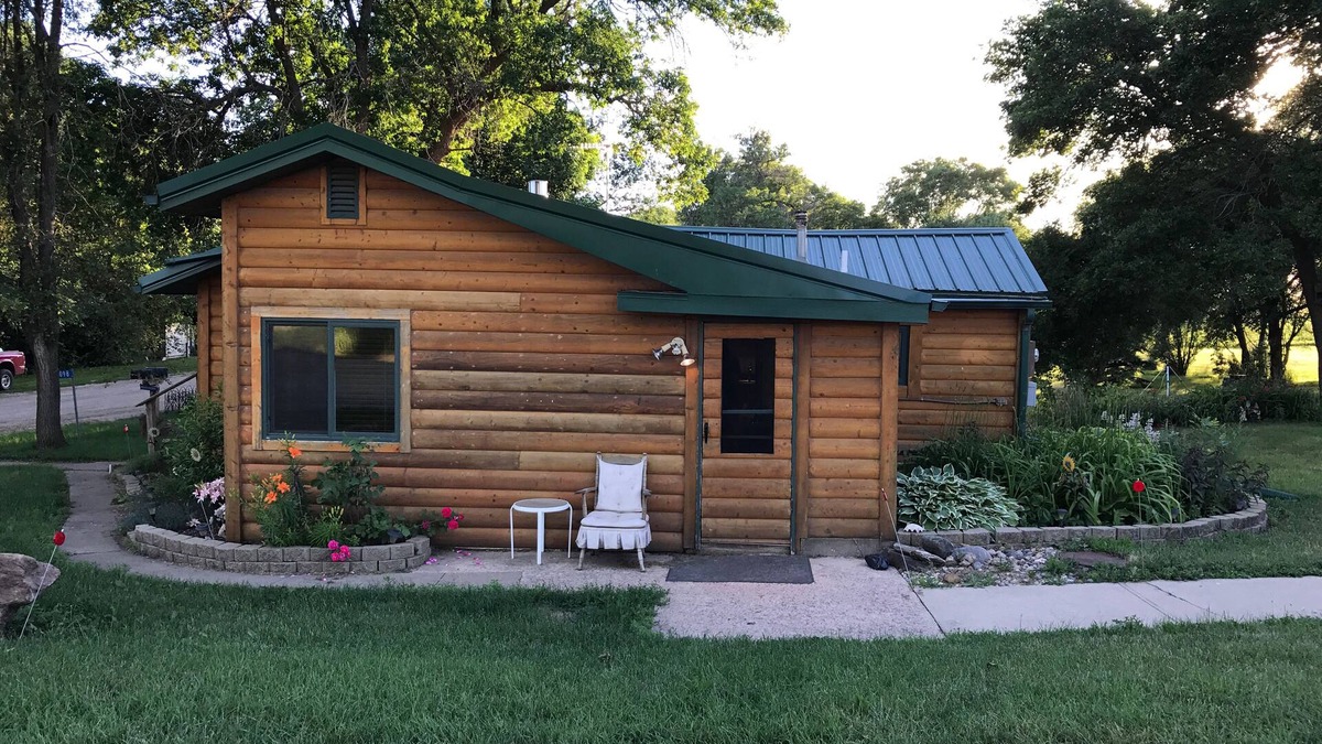 Rutland Cabin | Why book a room when you can have the whole house!?
