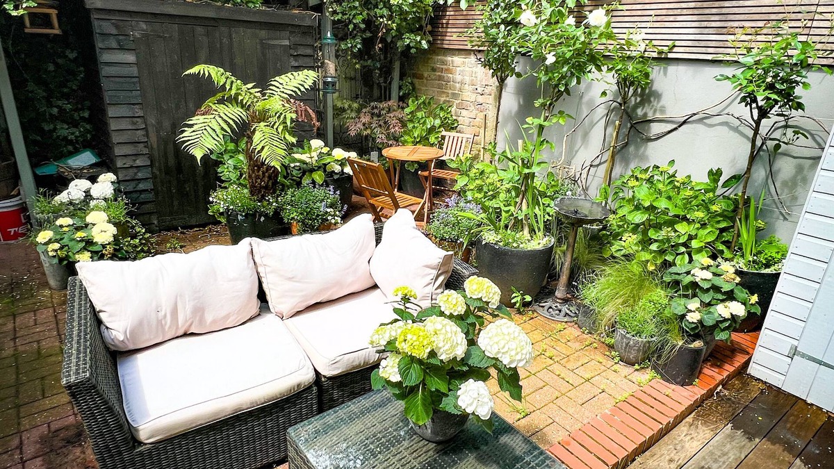 Haverstock House | Why rent a flat? Stay in a historic Victorian Cottage w/Private walled Garden