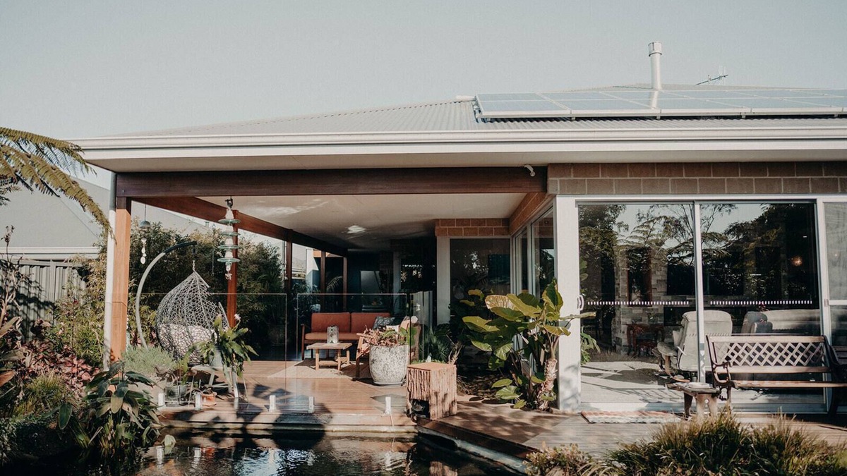 Yakamia House | Why travel overseas when such an urban retreat beckons at Stillwaters