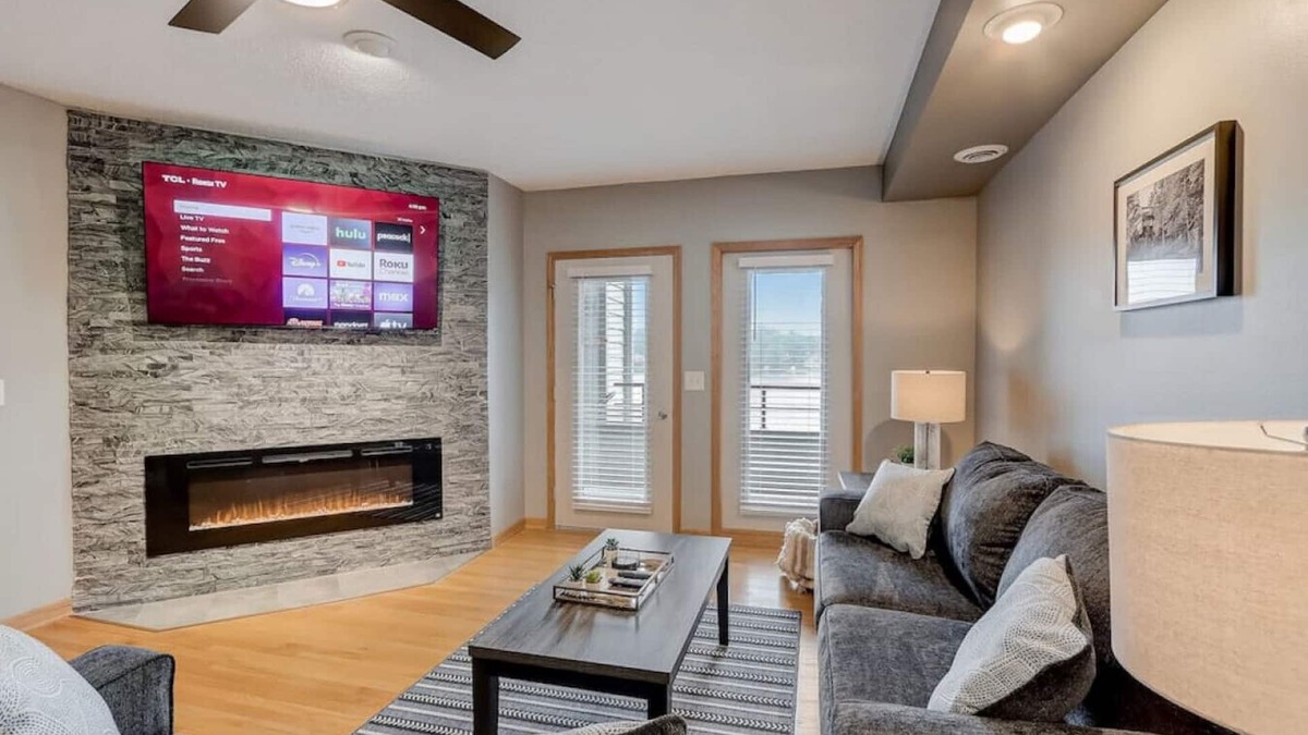 Lake Delton Condo | WI Dells Lakeside Serenity Condo on Lake Delton - Lake access with boat slip (upon request)