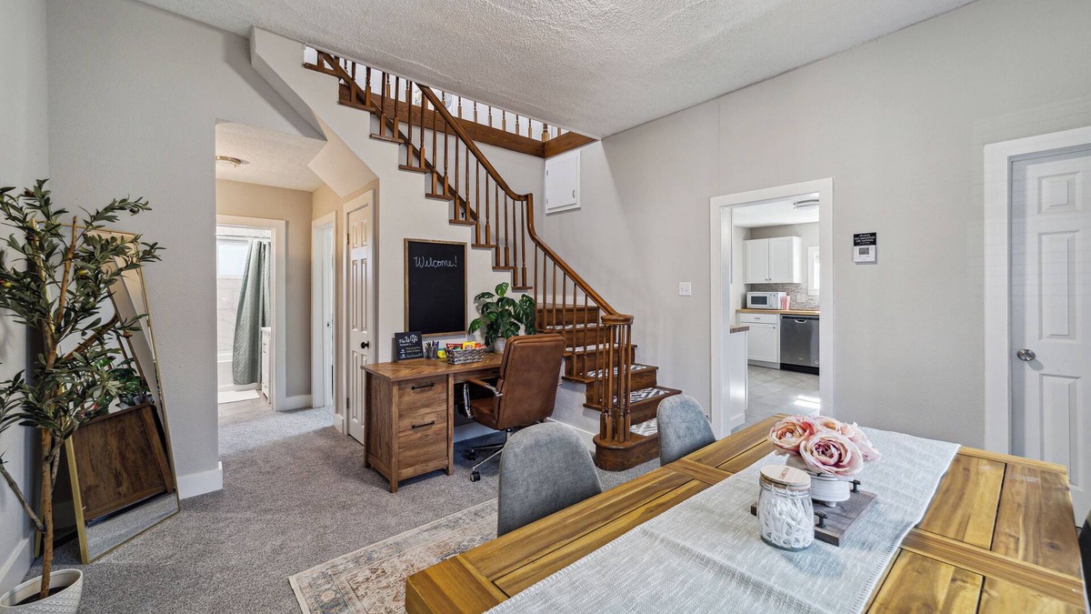 Wichita House | Wichita Getaway Popcorn Fast Wi-Fi & free Coffee bar