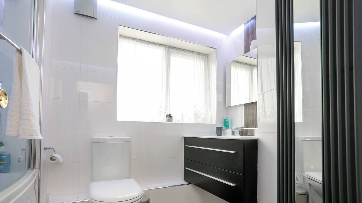 Bramley House | Wickersley House, Rotherham for Contractors and Families (Hosted by Emu-J Stays)