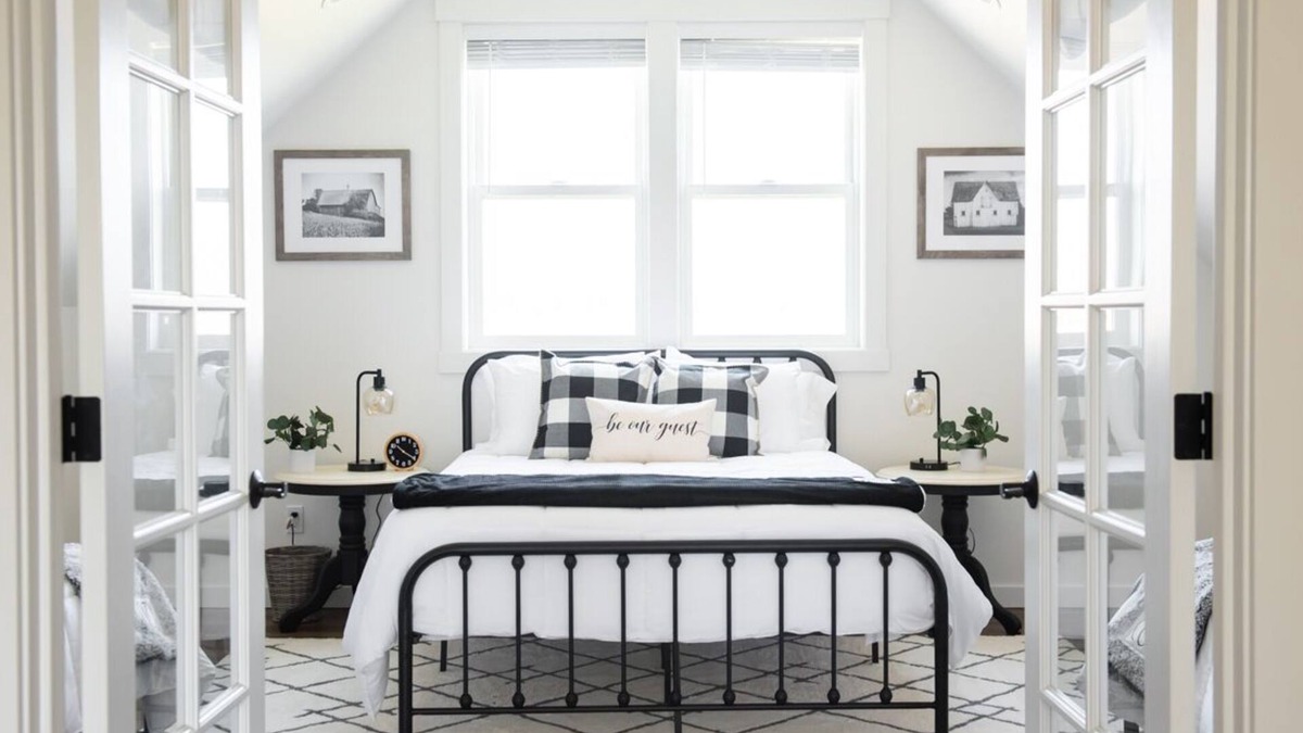 Burlington Other | Wide Open Spaces and Views! 3bdr Farmhouse Loft