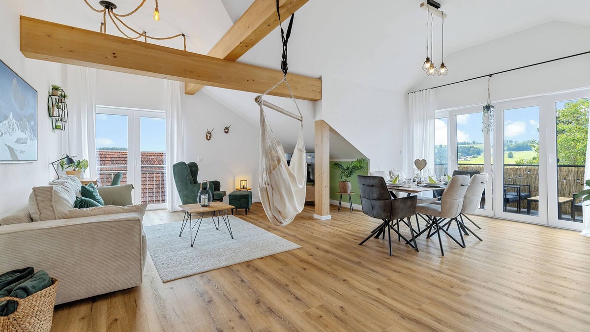 Altusried Apartment | WIESEN.glück - Allgäuer Bergidyll nCharmante Dachwohnung mit Bergblick