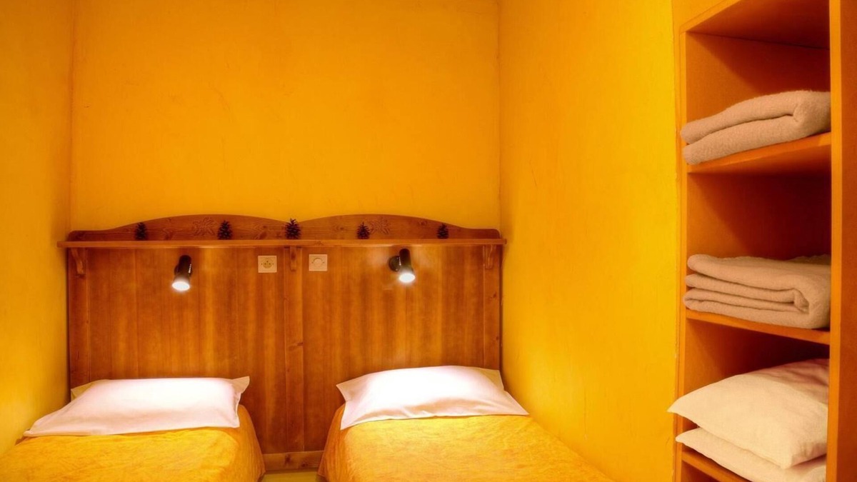 Lanslevillard Apartment | Wifi, 200m from ski slopes, fitness, sauna, balcony, parking, tv, ski locker, 36m², Val Cenis