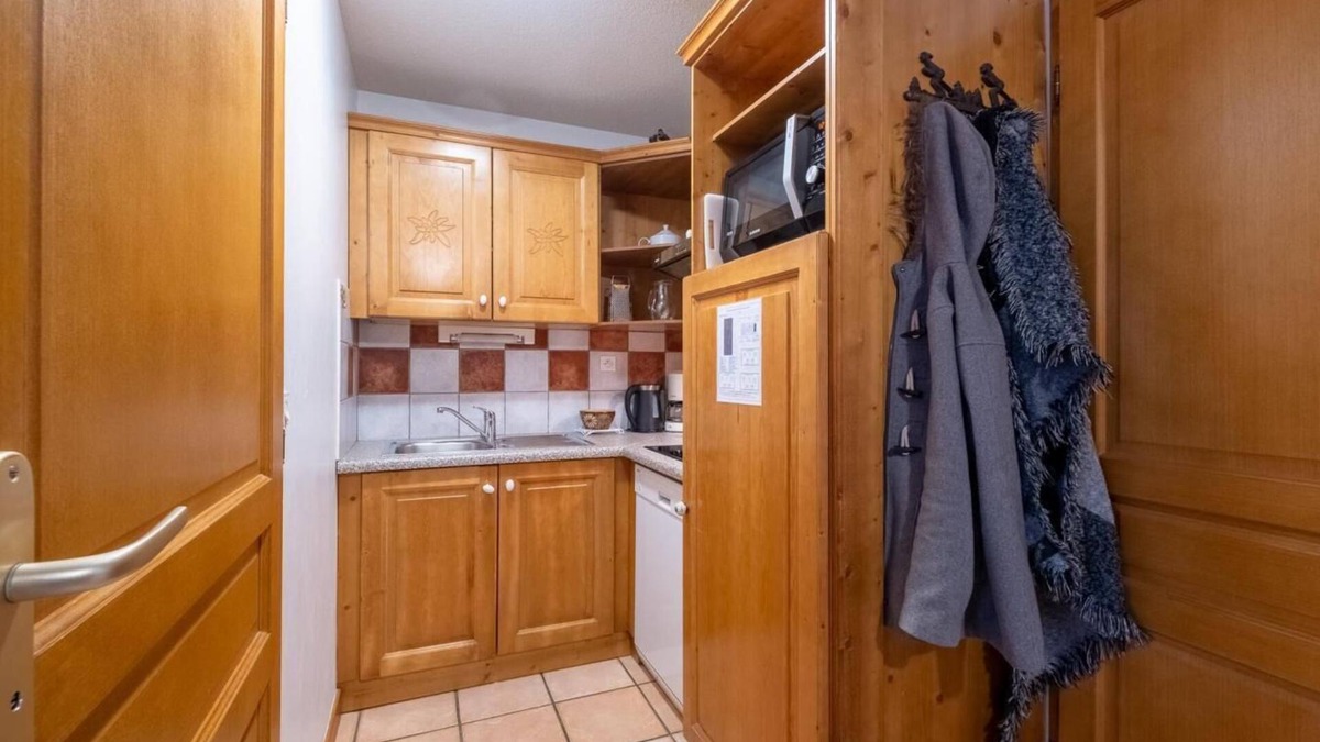 Lanslevillard Apartment | Wifi, 200m from ski slopes, fitness, sauna, parking, tv, ski locker, 36m², Val Cenis