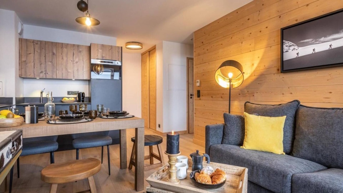 Montalbert Apartment | Wifi, 300m from ski slopes, swimming pool, sauna, hammam, terrace, balcony, parking, ski locker