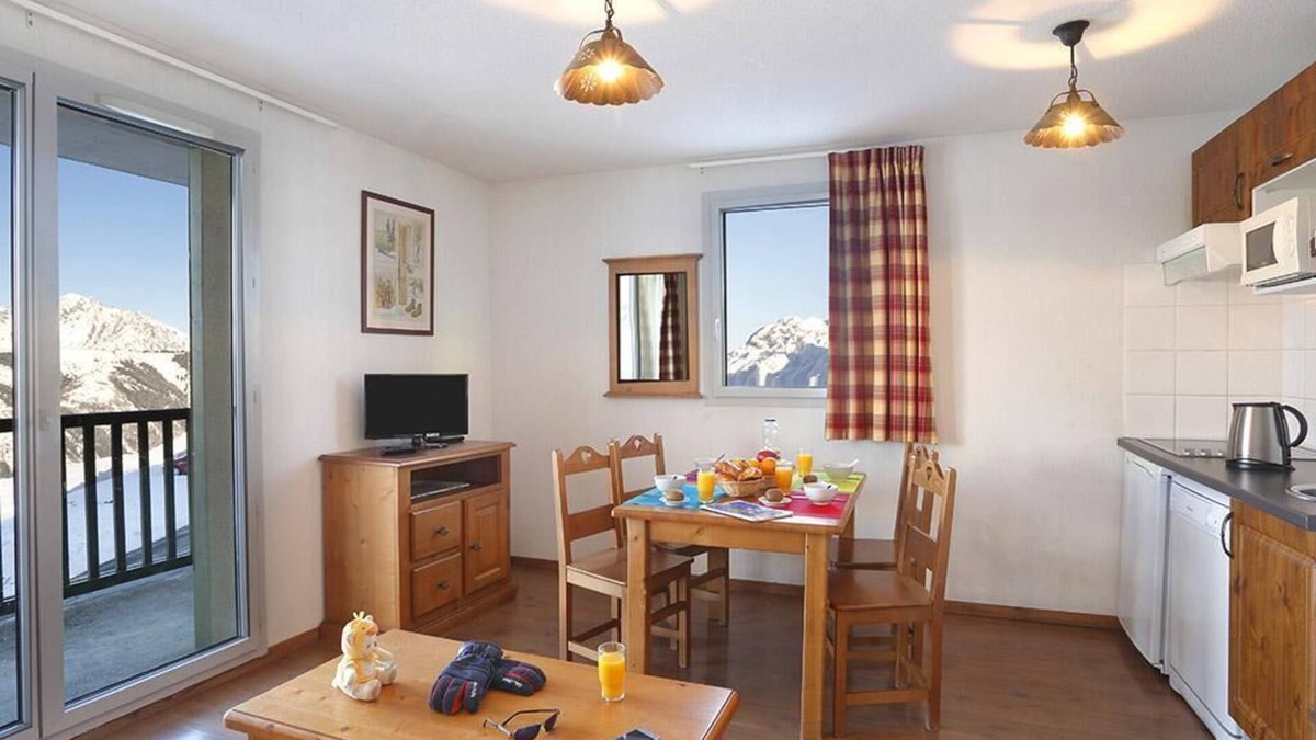 Germ Apartment | Wifi, 50m from shops, fitness, swimming pool, sauna, balcony, parking, ski locker, 55m², Peyragudes
