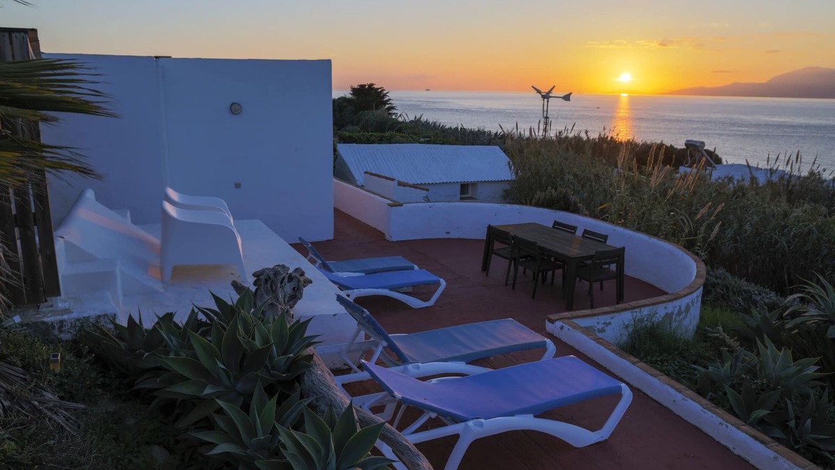 Cabrita House | WIFI Beach Front Villa Amazing Views