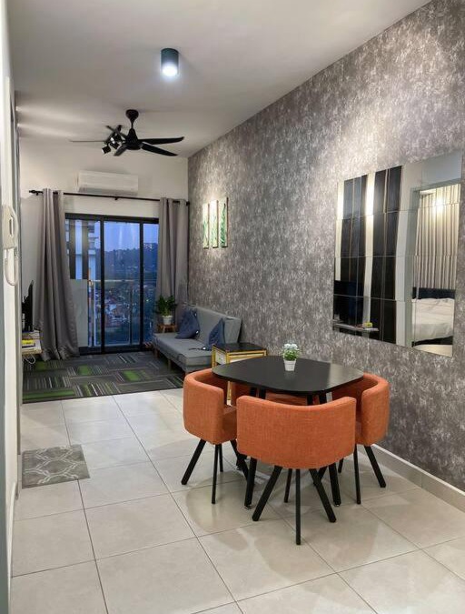 Bandar Menjalara Apartment | WiFi Deco Home at Manjalara Free WiFi and Parking - MSuite at Bandar Manjalara, Near to DesaPark, Arkadia, One Utama, Kepong, Sri Damansara, Kota Damansara, Kuala Lumpur