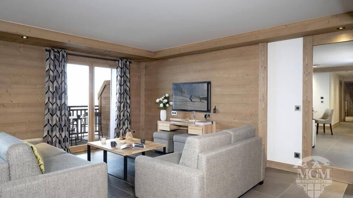 Les Eucherts Apartment | Wifi, ski-in/ski-out & foot of the slopes, fitness, swimming pool, balcony, parking, tv, ski locker