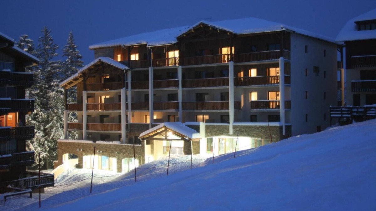 Selonnet Apartment | Wifi, ski-in/ski-out & foot of the slopes, terrace, parking, tv, ski locker, 45-50m²