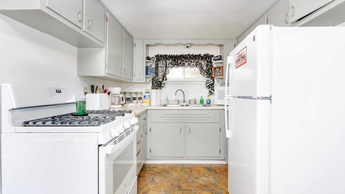 Deemston Cottage | Wild Acres Farm, Fishery and Hunting Preserve - Cottage