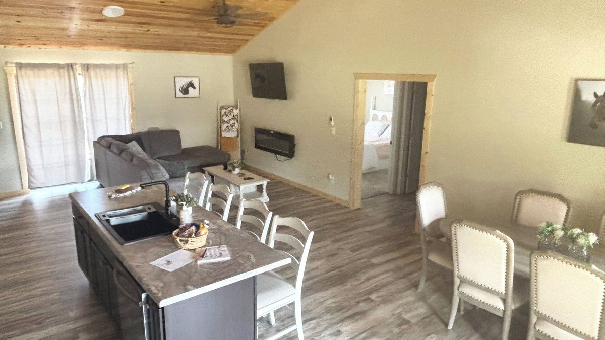 Houston Other | Wild Horses/Scenic Ranch Retreat