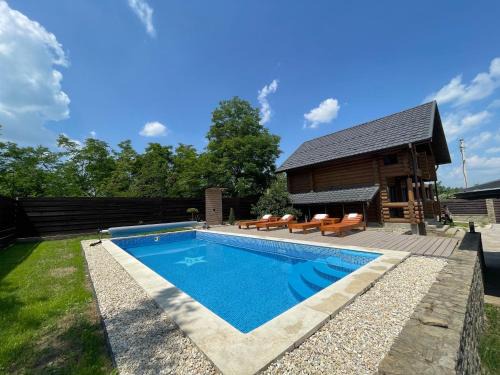 Lyadova Ski Chalet | Wild River