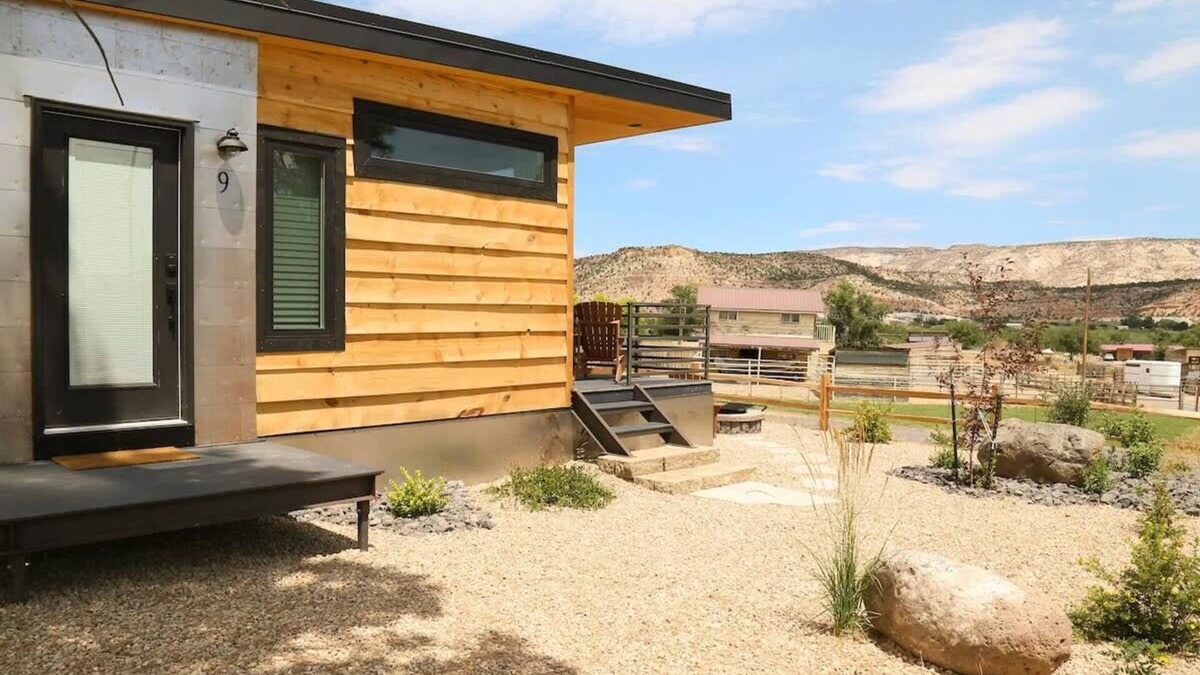 Escalante Apartment | Wild Rose Tiny‑Home Retreat| Scenic Views & Luxury