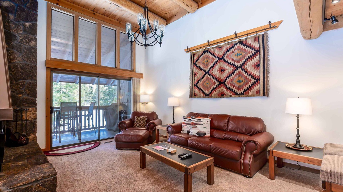 Sunriver Condo | WILD09 - Golf Course Condo, Close to Village, A/C, Bikes
